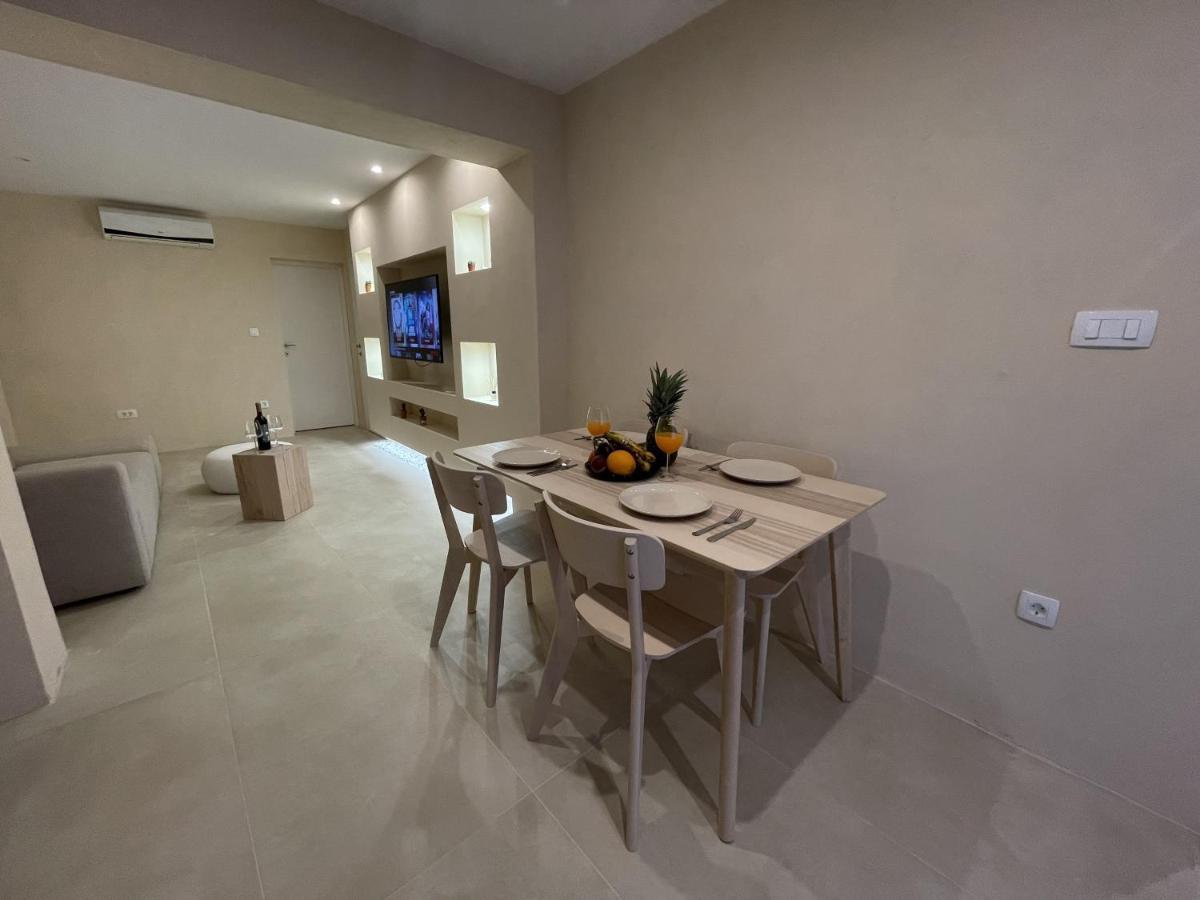 Cozy Apartment Matijas With Private Parking And Terrace Split Kültér fotó