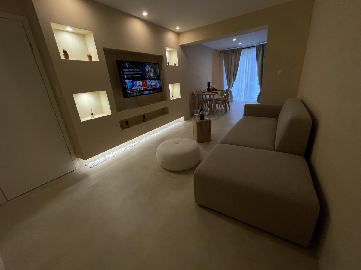 Cozy Apartment Matijas With Private Parking And Terrace Split Kültér fotó