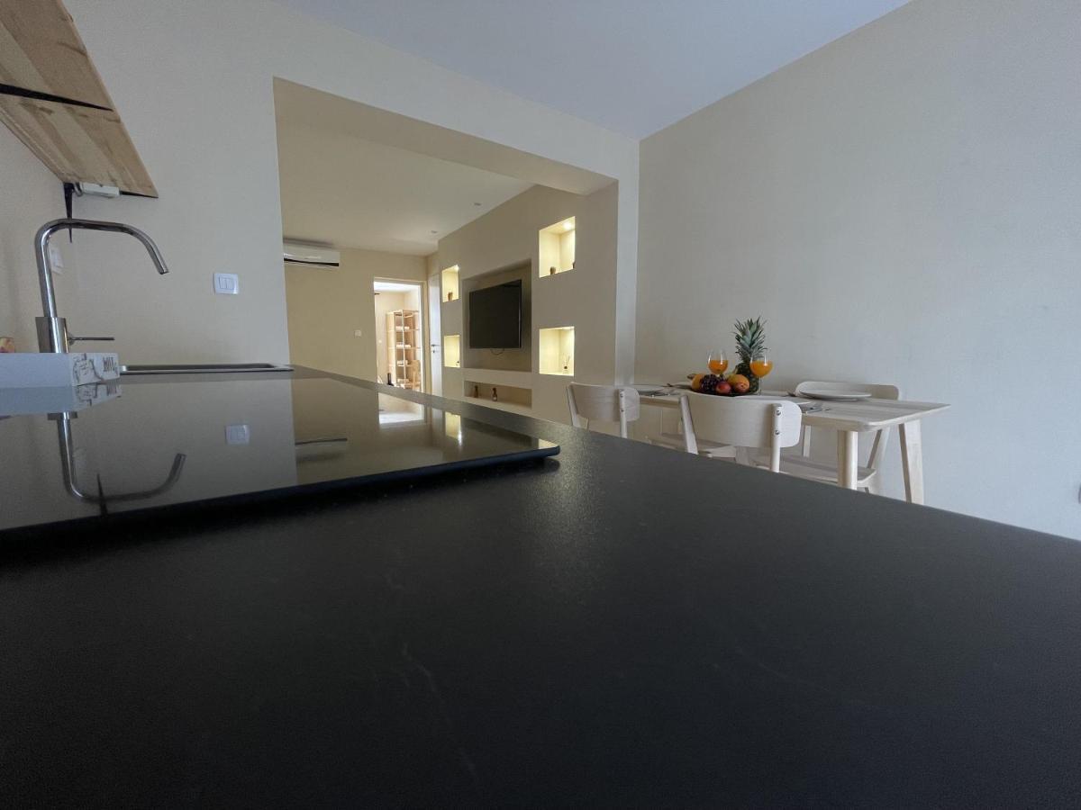 Cozy Apartment Matijas With Private Parking And Terrace Split Kültér fotó