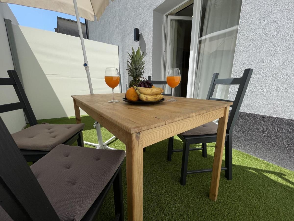 Cozy Apartment Matijas With Private Parking And Terrace Split Kültér fotó